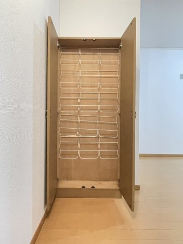 玄関　シューズボックス