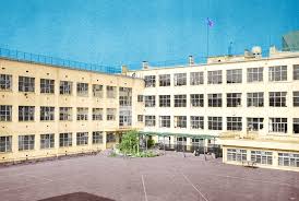 小学校　新宿区立市谷小学校（小学校）まで632m