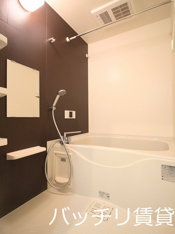 バス・シャワールーム　※同型タイプの為、現状を優先いたします
