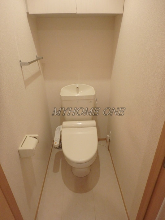 トイレ　温水洗浄便座