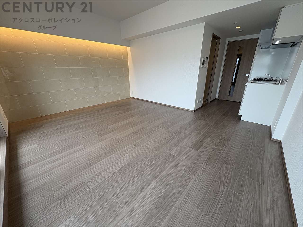 居室・リビング　アクセントクロスがおしゃれなリビング！