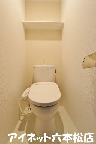 トイレ　ウォシュレット完備
