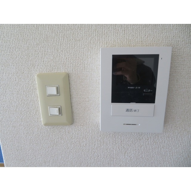 玄関　モニターホン
