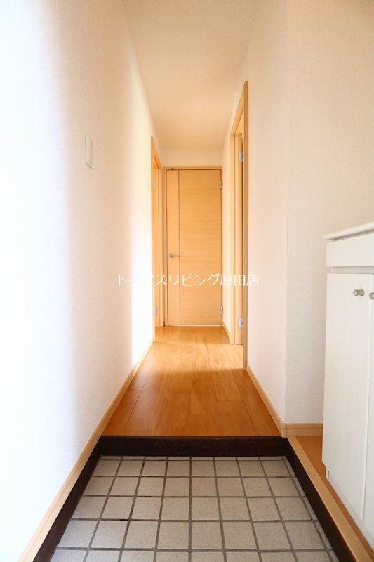 玄関　102号室写真