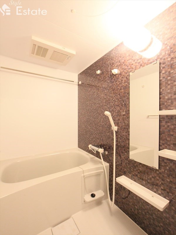 バス・シャワールーム　バスルーム