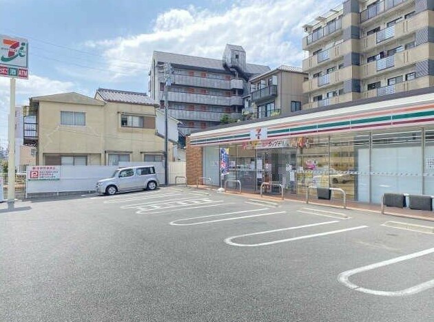 コンビニ　セブンイレブン 名古屋山里町店（コンビニ）まで454m
