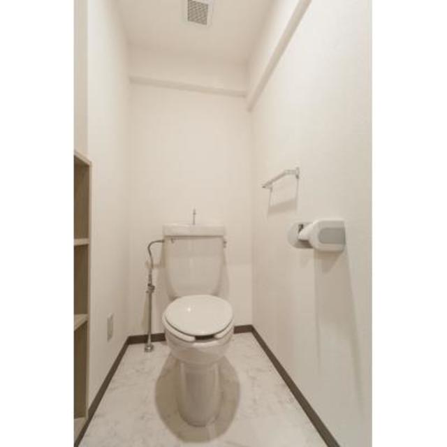 トイレ　※写真は同タイプ住戸です。