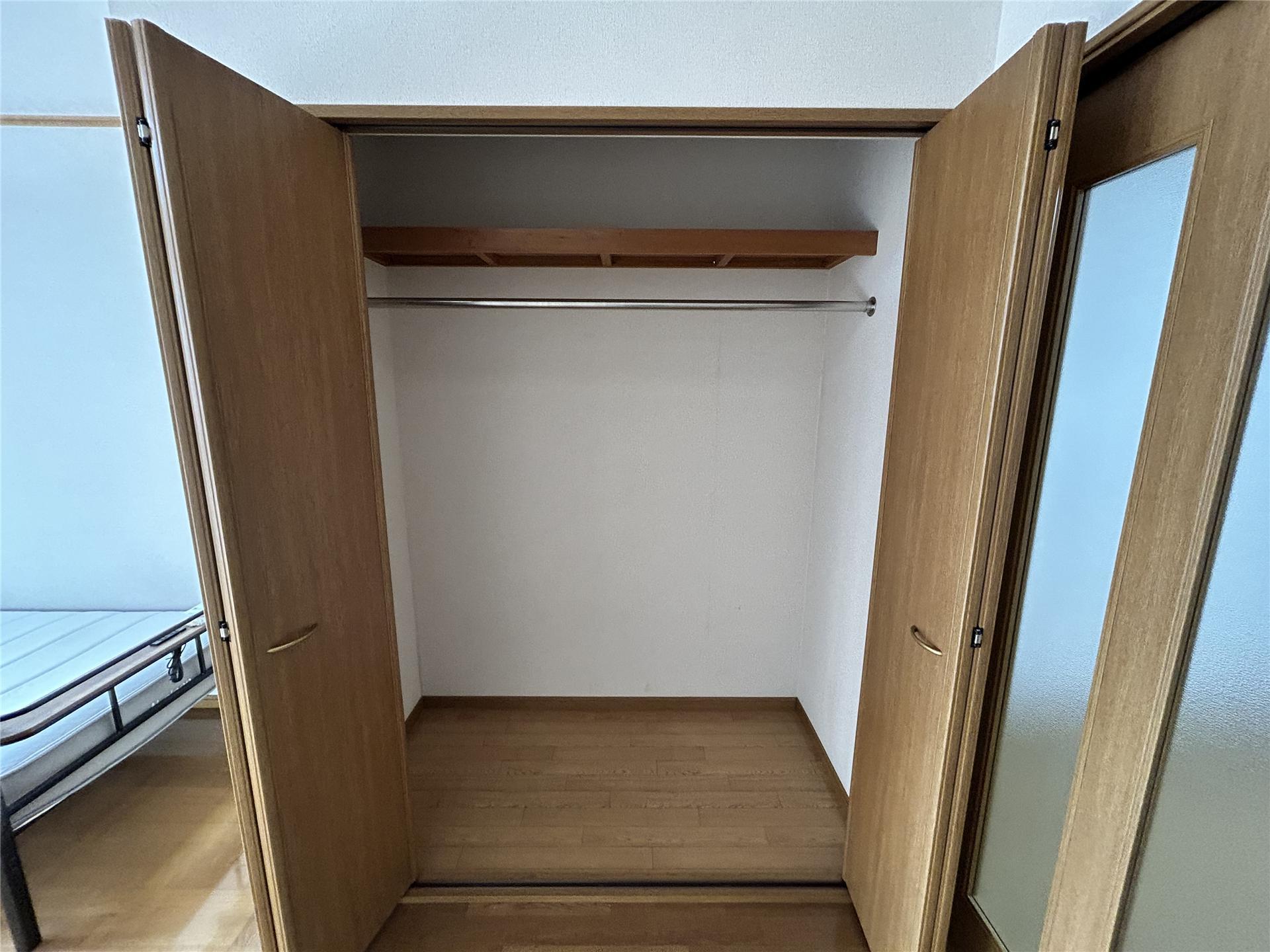 収納　収納力のあるクローゼットです(別部屋参考写真)