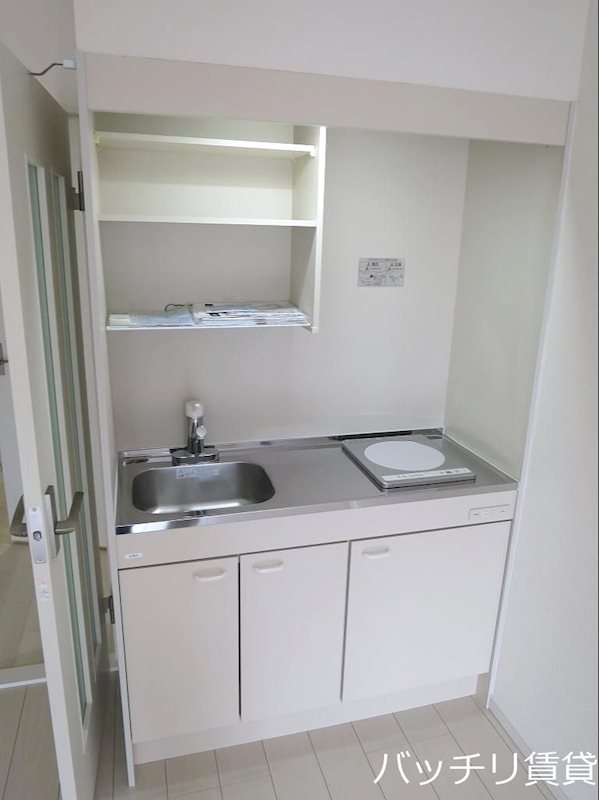 キッチン　画像は別号室タイプの為、現状を優先致します。