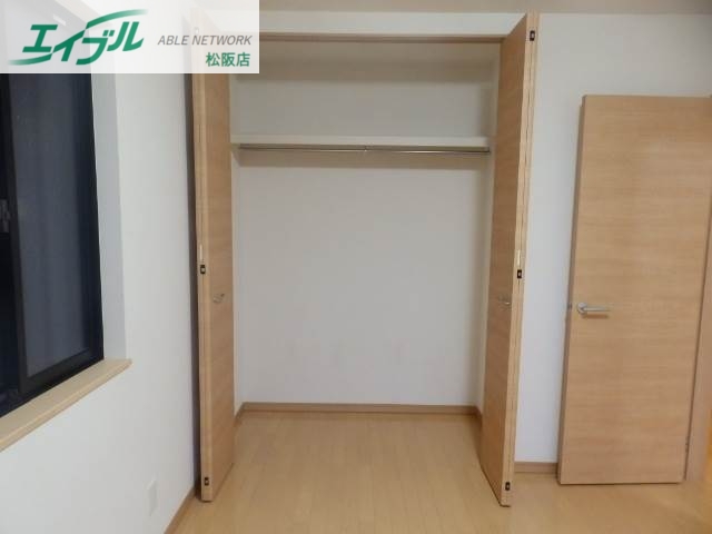 収納　同型参考写真