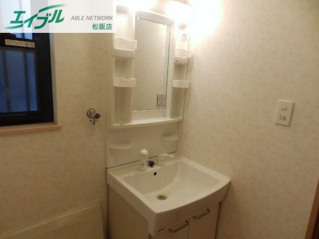 洗面設備　同型参考写真