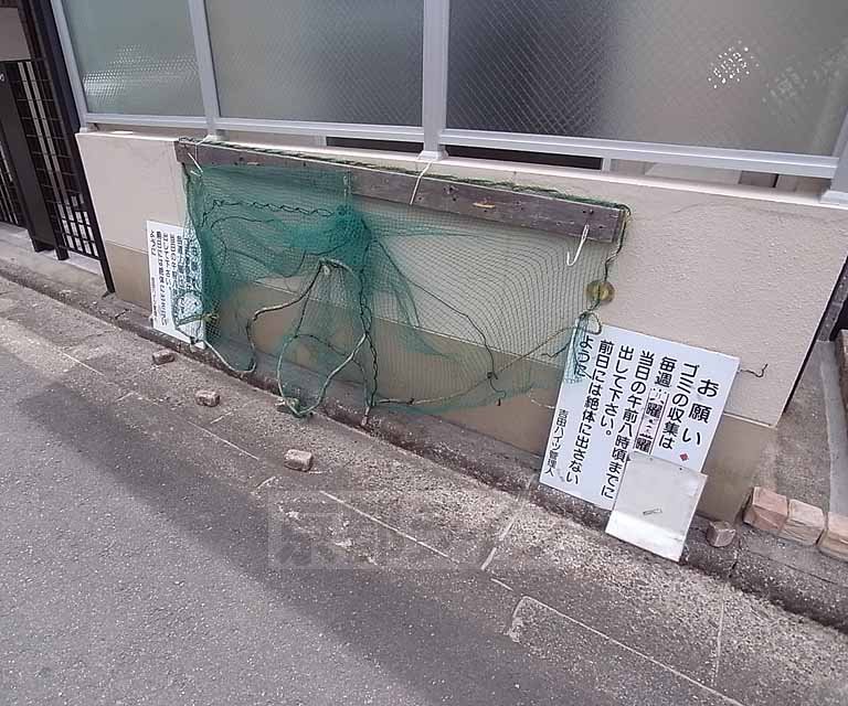 その他　建物の前でラクラクです。