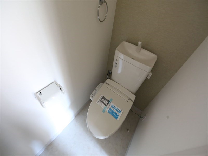 トイレ　温水洗浄暖房便座付トイレ