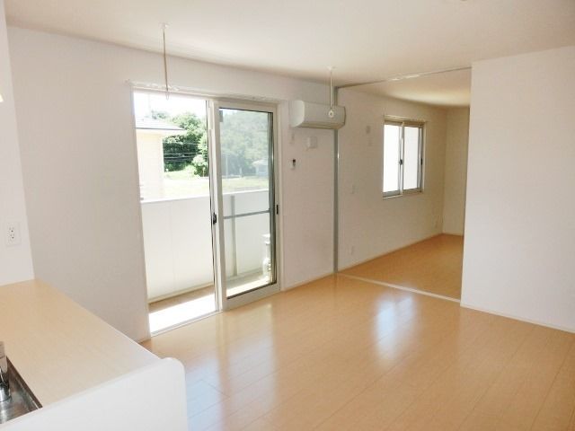 居室・リビング　広々としたリビングです