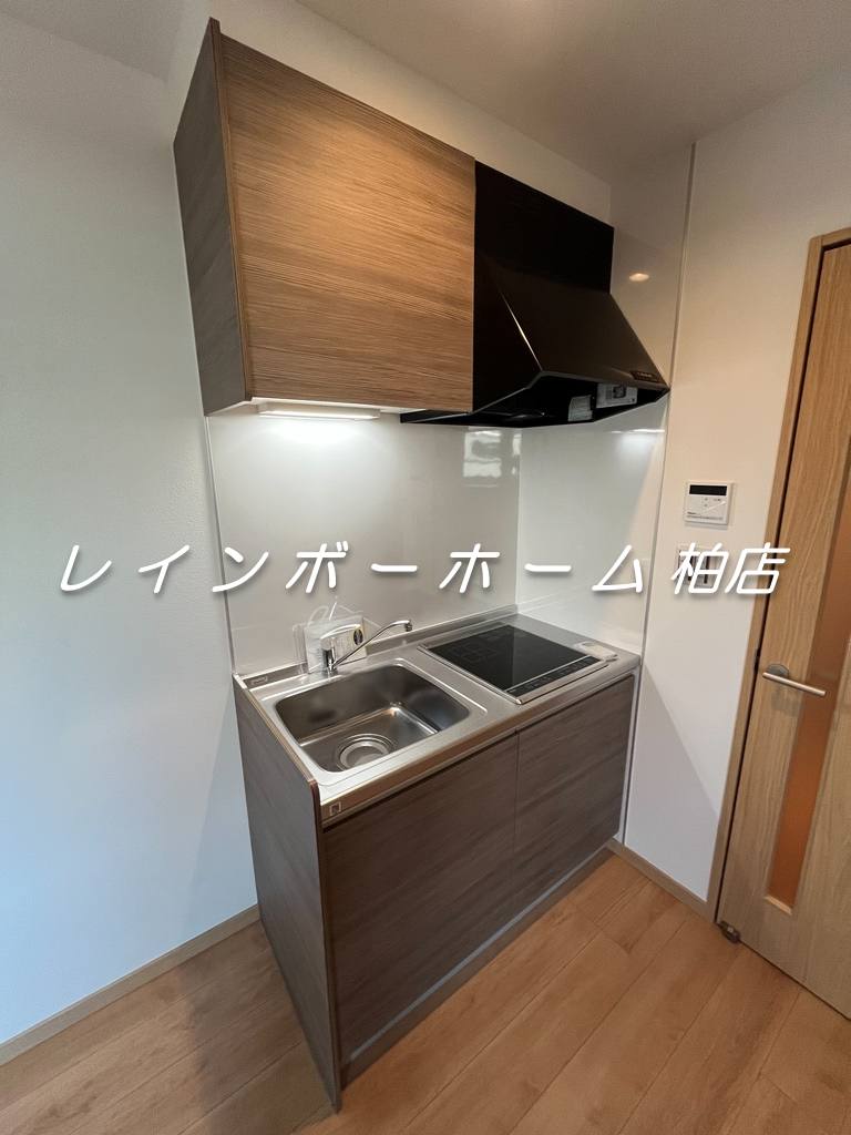 居室・リビング　同貸主。参考写真。