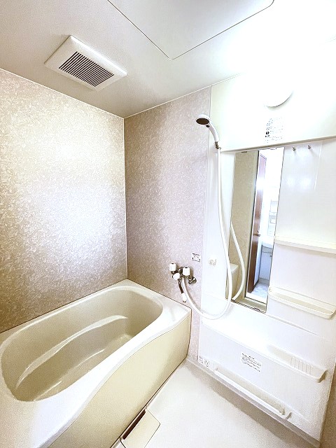 バス・シャワールーム　清潔感のある浴室です♪お風呂に浸かって一日の疲れもすっきりリ