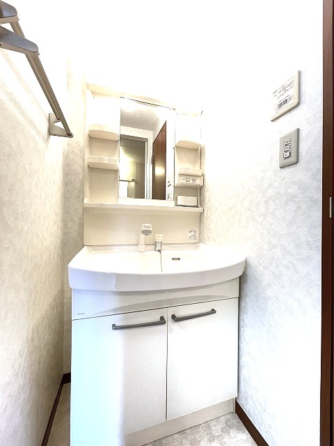 洗面設備　洗髪洗面化粧台で忙しい朝にも寝癖の付いた頭にも優しい☆お化粧