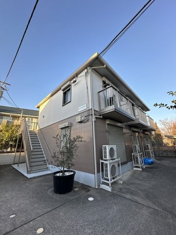 建物外観　ブルーライン「中川」駅まで徒歩圏内！閑静な住宅地にある2階建