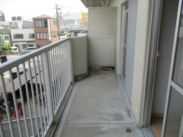 バルコニー　広いバルコニーです