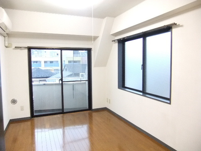 居室・リビング　※別号室参考写真