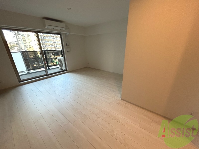 居室・リビング　１４．３帖のＬＤＫです。大型のテレビやソファの設置が可能です