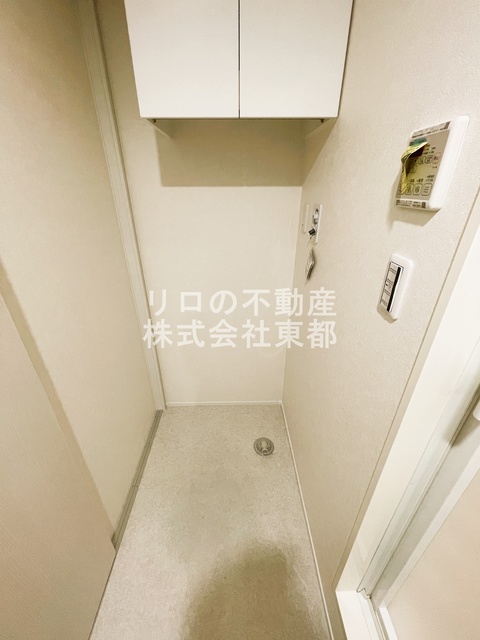 その他　上部収納棚あり！室内洗濯機置き場です♪