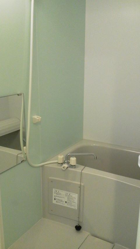 バス・シャワールーム　浴室乾燥機付きバスルーム！