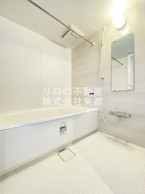 バス・シャワールーム　清潔感のある浴室で、１日の疲れを癒しリラックスできます。