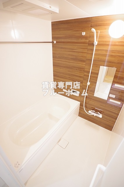 バス・シャワールーム　一坪タイプ！浴室乾燥機・追い炊き機能付きのお風呂です！