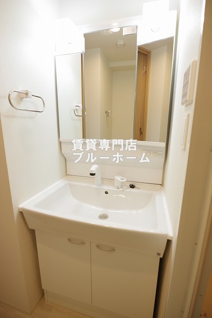 洗面設備　３面鏡のシャンプードレッサーです！