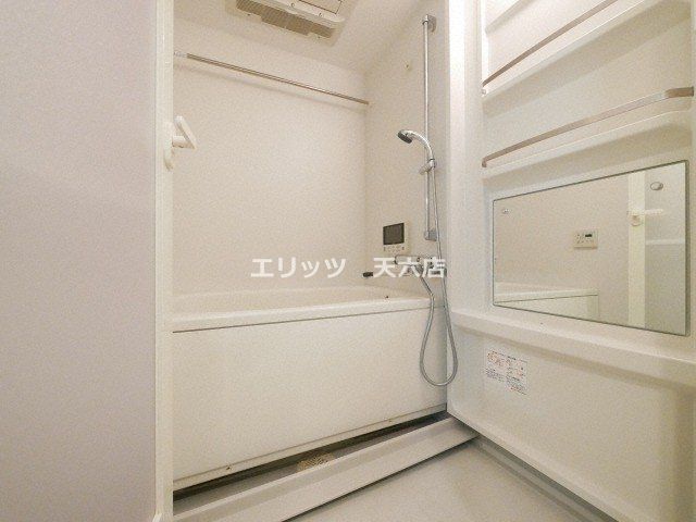 バス・シャワールーム　洗面