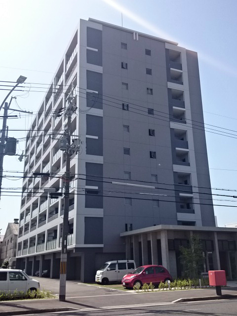 建物外観　総戸数53戸のスケールの大きいマンションです。