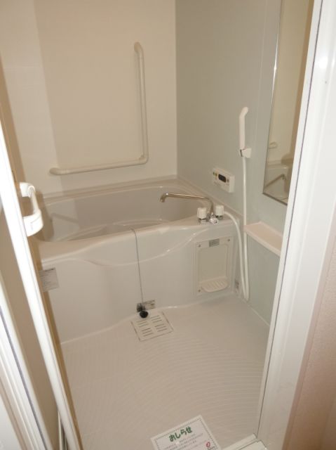 バス・シャワールーム　日々の疲れを癒すお風呂です。