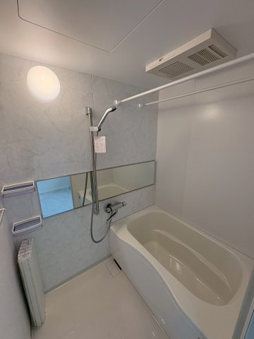 バス・シャワールーム　コンパクトで使いやすいお風呂です