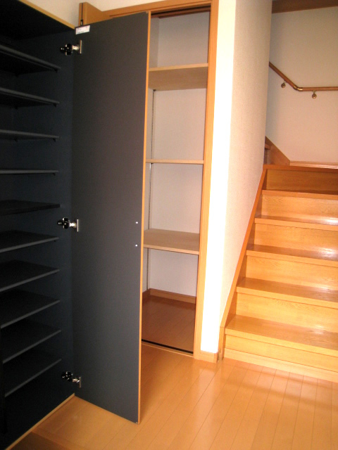 玄関　玄関のシューズボックス