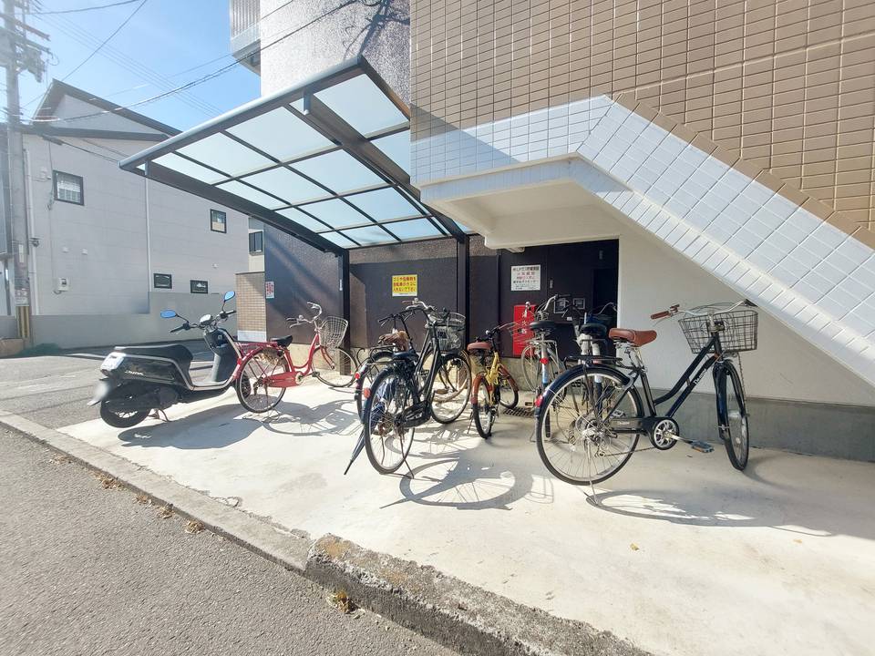 駐車場　駐輪場