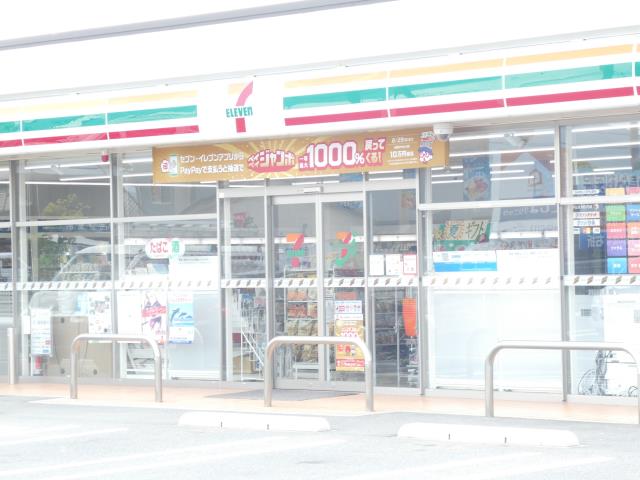 コンビニ　セブンイレブン（コンビニ）まで612m