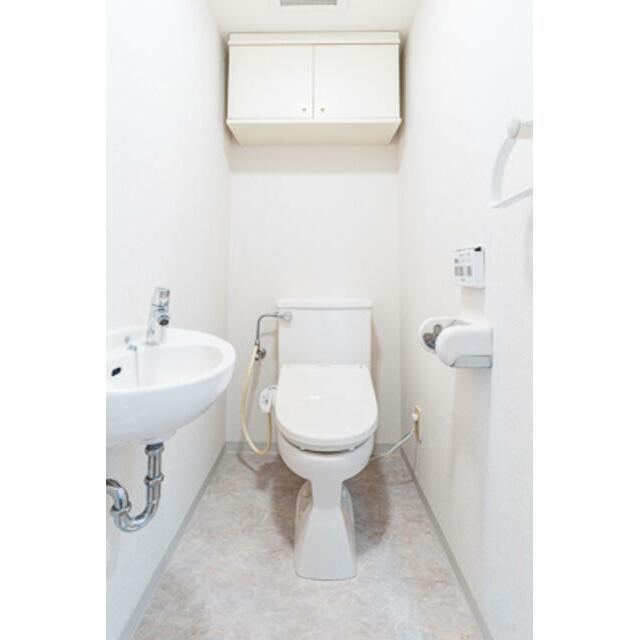 トイレ　※写真は同タイプ住戸です。