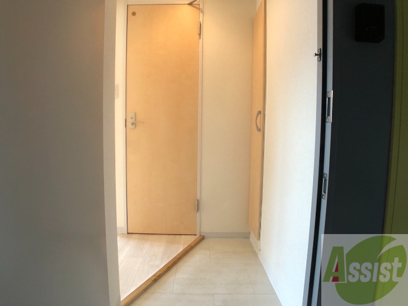 玄関　玄関にはシューズボックスもあって便利そう！