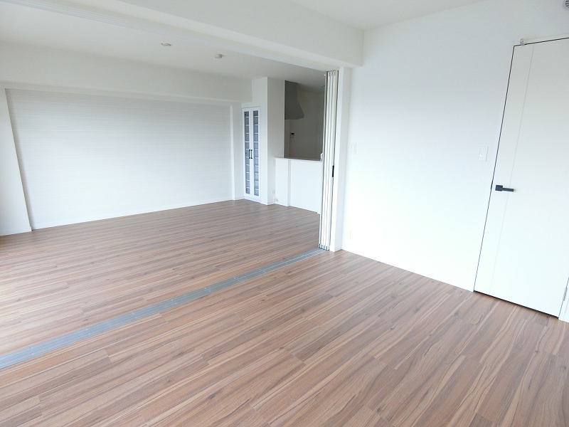 居室・リビング　写真は同型物件のものです。色やデザインが異なる場合がございま