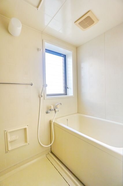 バス・シャワールーム　※別部屋参考写真です