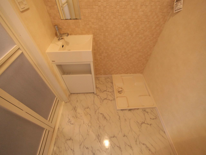 洗面設備　脱衣所　デザイン独立洗面台