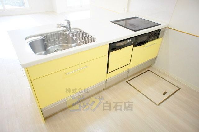 キッチン　人気の対面式システムキッチンです♪