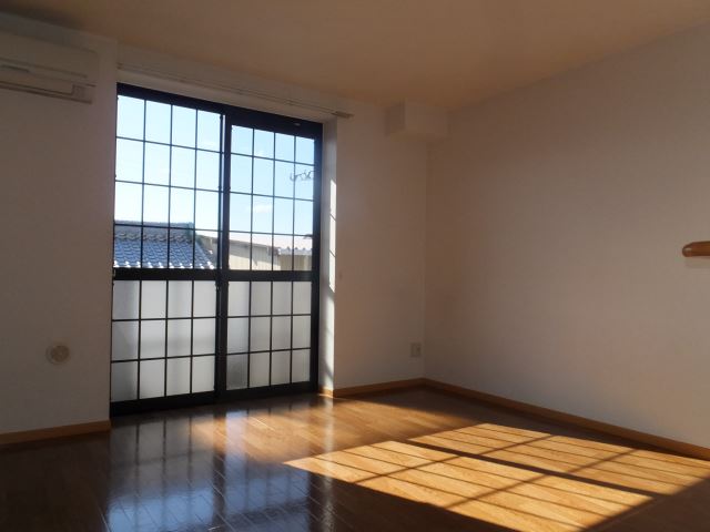 居室・リビング　広いリビングですよ