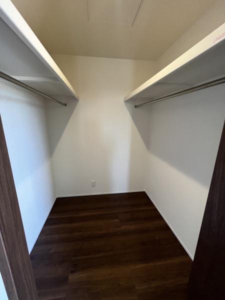 収納　ウォークインクローゼットです