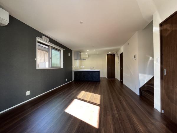 居室・リビング　明るいリビングダイニング！