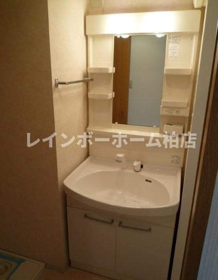 洗面設備　使いやすい洗面所です