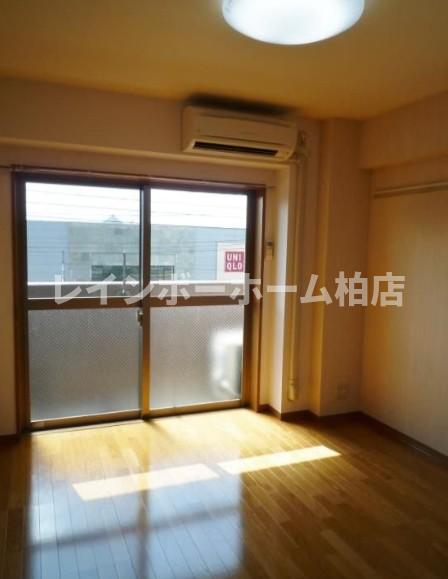 居室・リビング　居間です