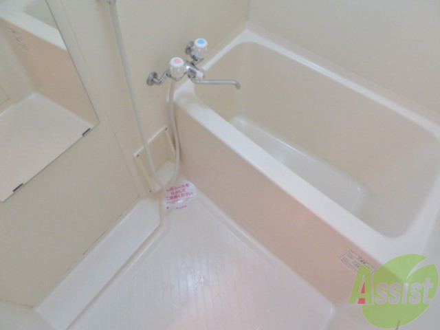 バス・シャワールーム　バスルームはこちらです。一日の疲れをここで癒して下さい。