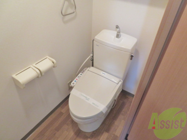 トイレ　トイレは、嬉しいウォシュレット付きです。